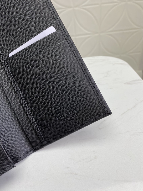 プラダ財布コピー角部分ディテール